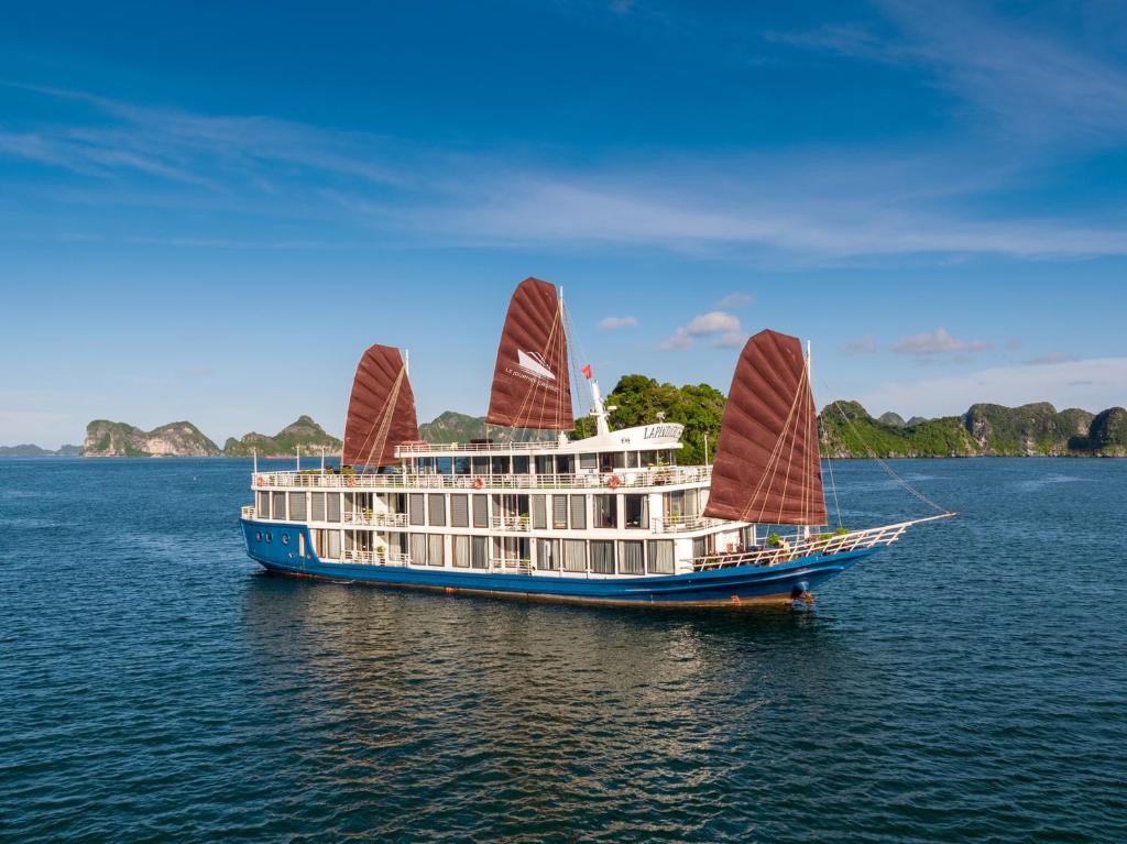 Le Journey Calypso & Verdure Lotus Cruises - バルコニー付きジュニアスイート