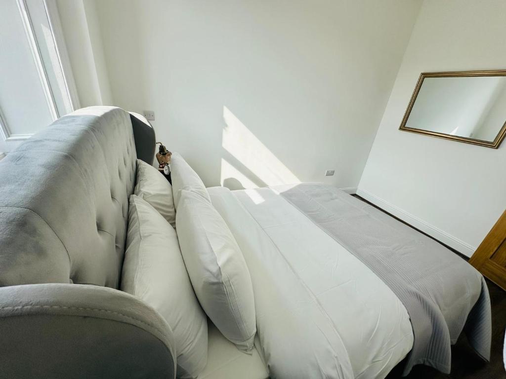Barnet House Serviced Apartments - One-Bedroom Suite