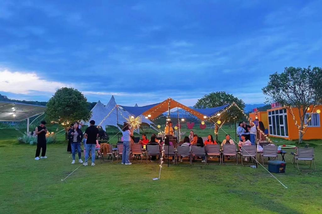 Hosté ubytování Zhangjiajie Cliff Flower RV Tent Hotel