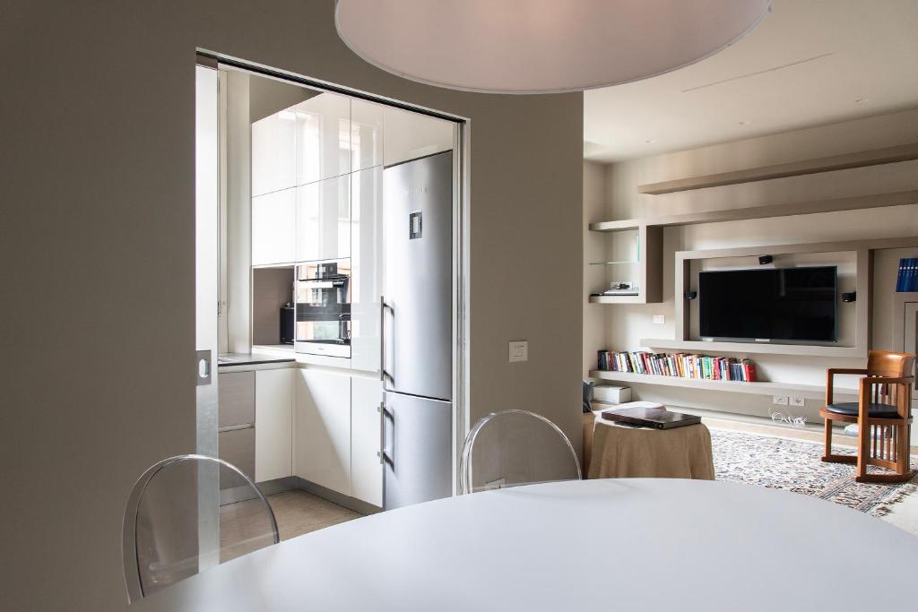 Youhosty - Chinatown Bright and Luxury Apartment