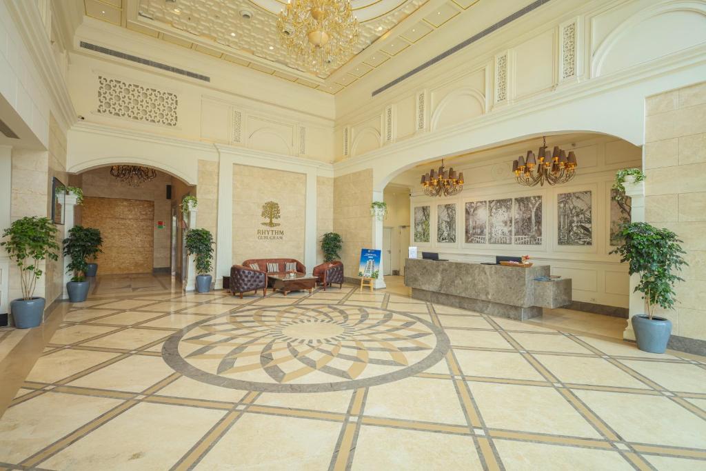 Posezení v ubytování Rhythm Gurugram Hotel & Suites, Sohna Road