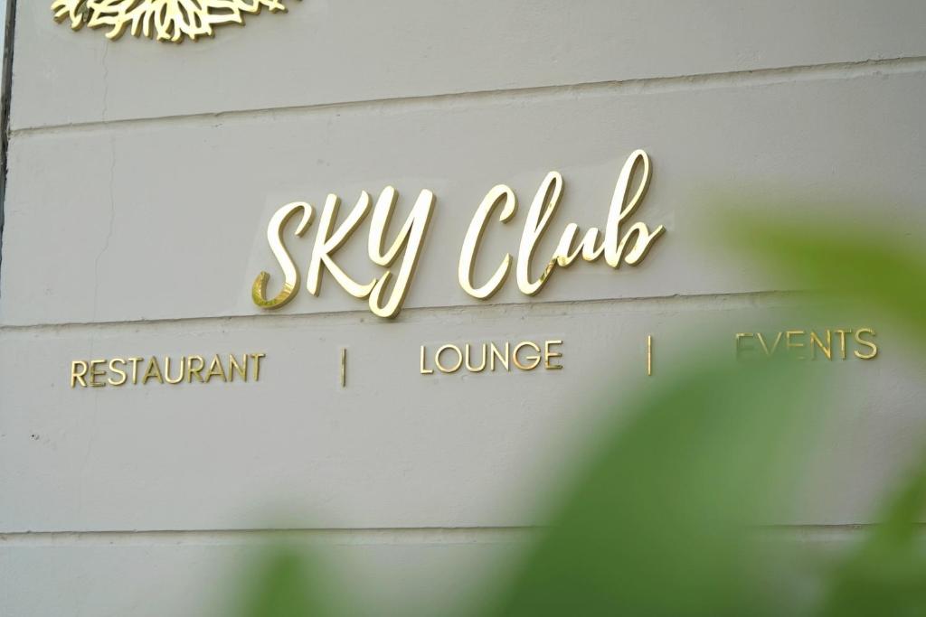 Certifikát, hodnocení, plakát nebo jiný dokument vystavený v ubytování Rhythm Gurugram Hotel & Suites, Sohna Road