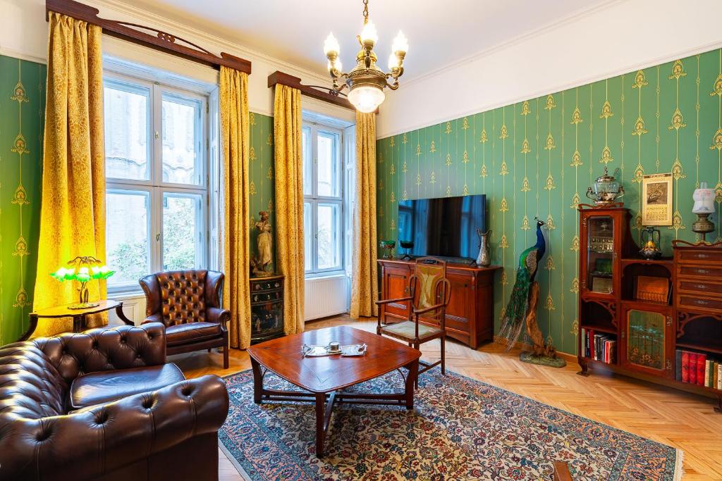 Luxury Art Nouveau apartment next to Parliament building 1054 Budapest, 9 Hold utca kép - 1