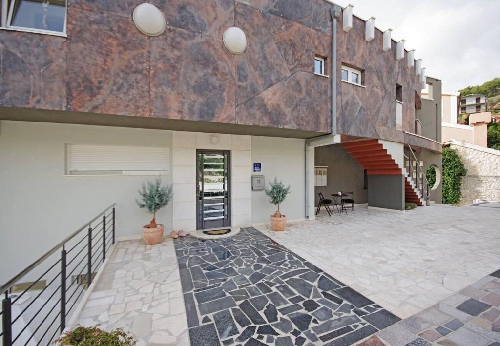 Budova, kde se apartmán nachází