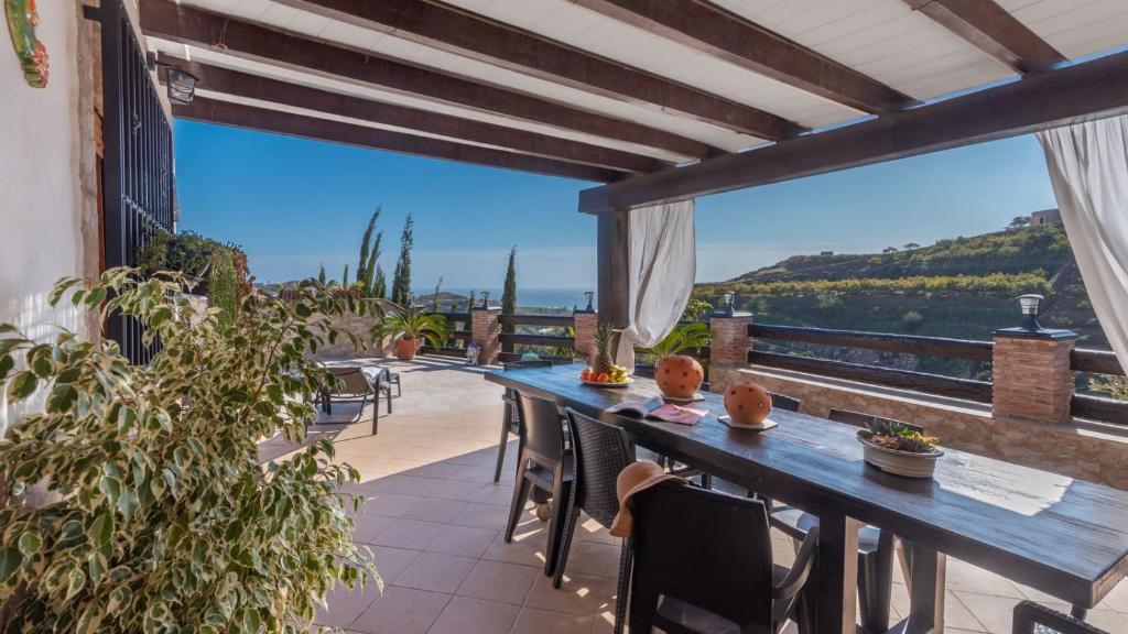 Balkon lub taras w obiekcie Cortijo El Manzano Salvatierra Torrox by Ruralidays
