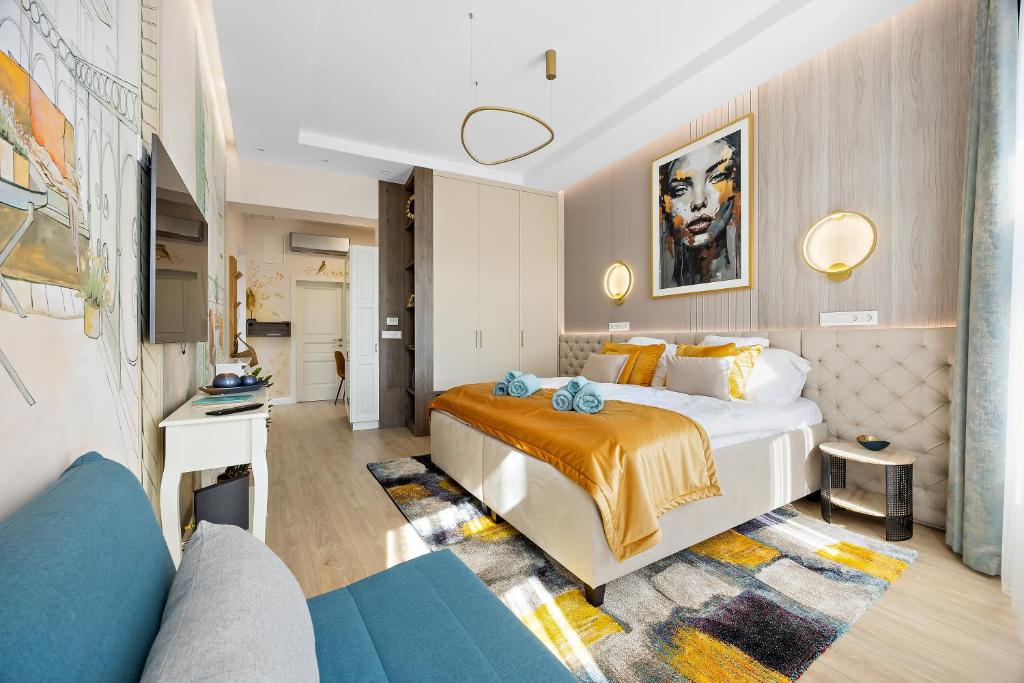 Óváros Boutique 8200 Veszprém, 2 Óváros tér 1. emelet 3. kép - 1