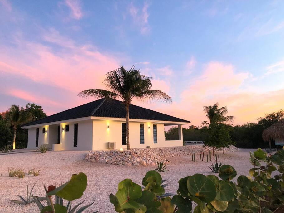 Luxe villa op Coral Estate 1 min lopen van zee