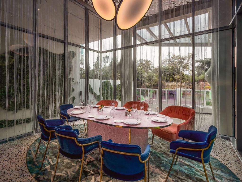 Posezení v ubytování Gem Forest Hotel Nairobi - MGallery Collection