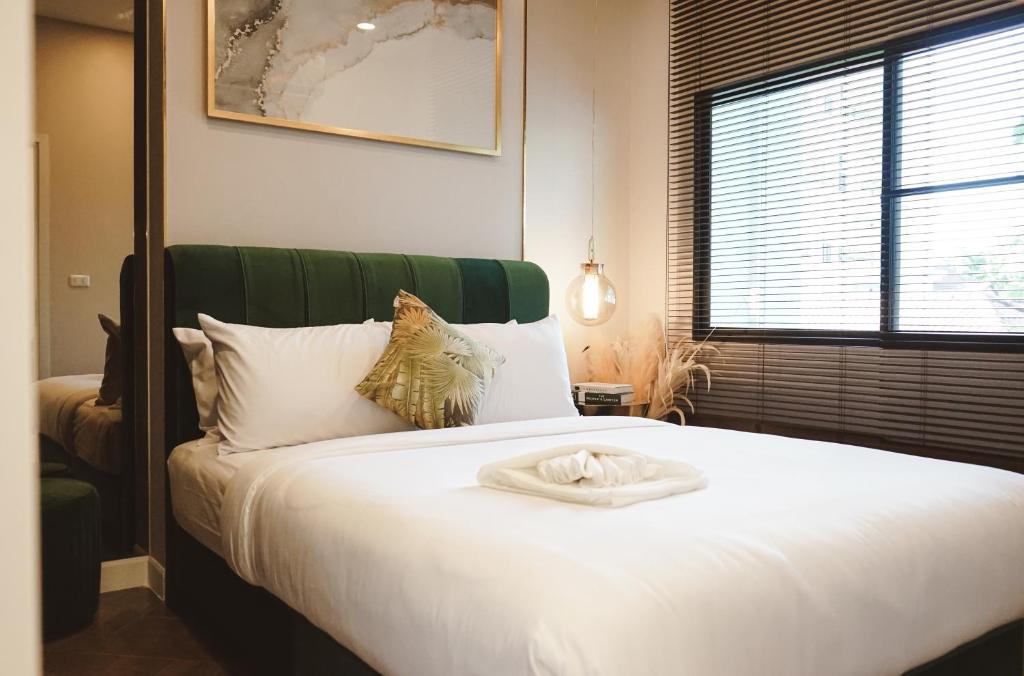 THE NINE THASALA - Resim 37