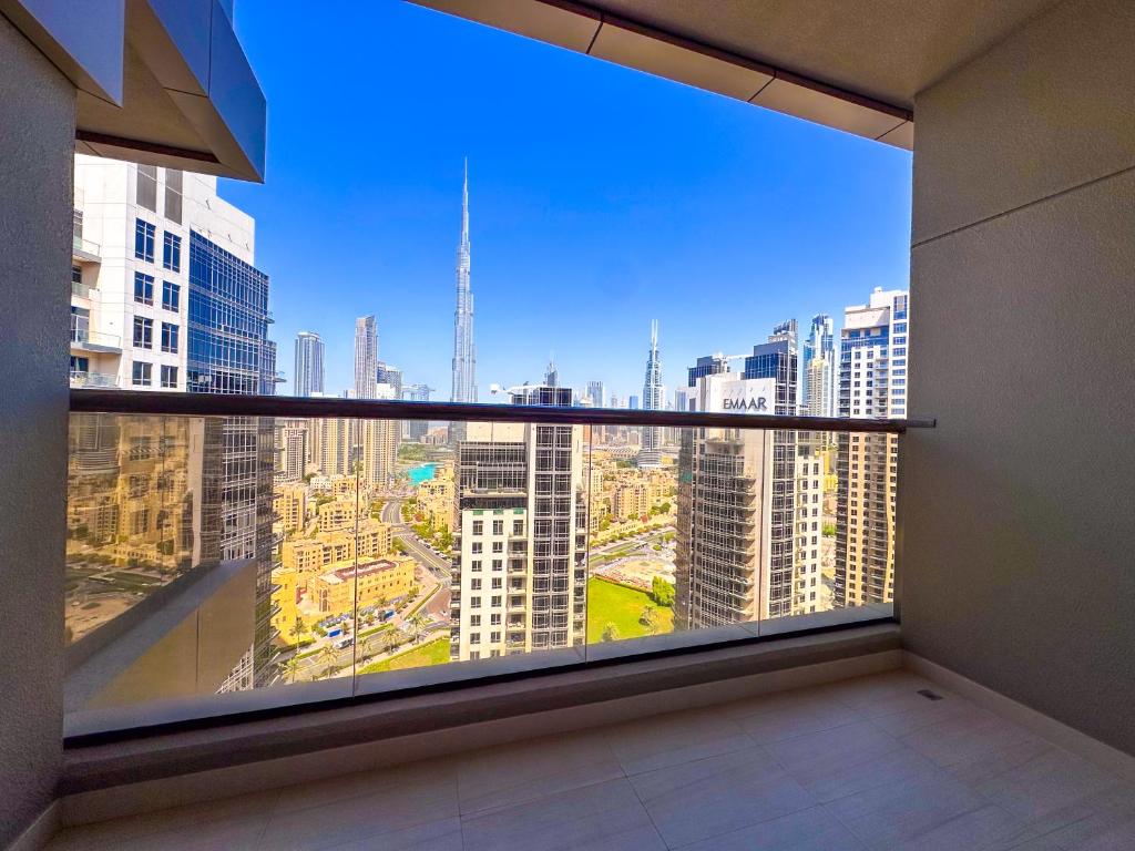 Prime 2BR with Burj Khalifa & Dubai Canal View - 20AB16