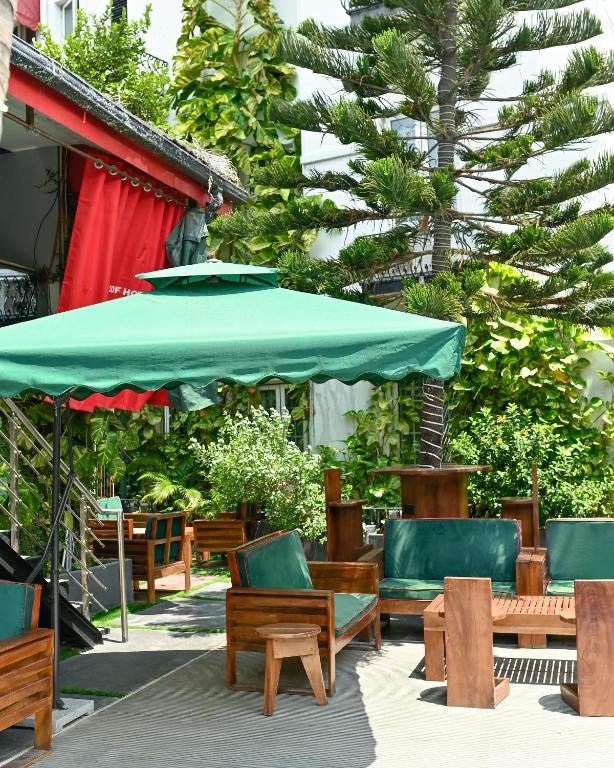 Κήπος έξω από το Proof Hotel Lekki