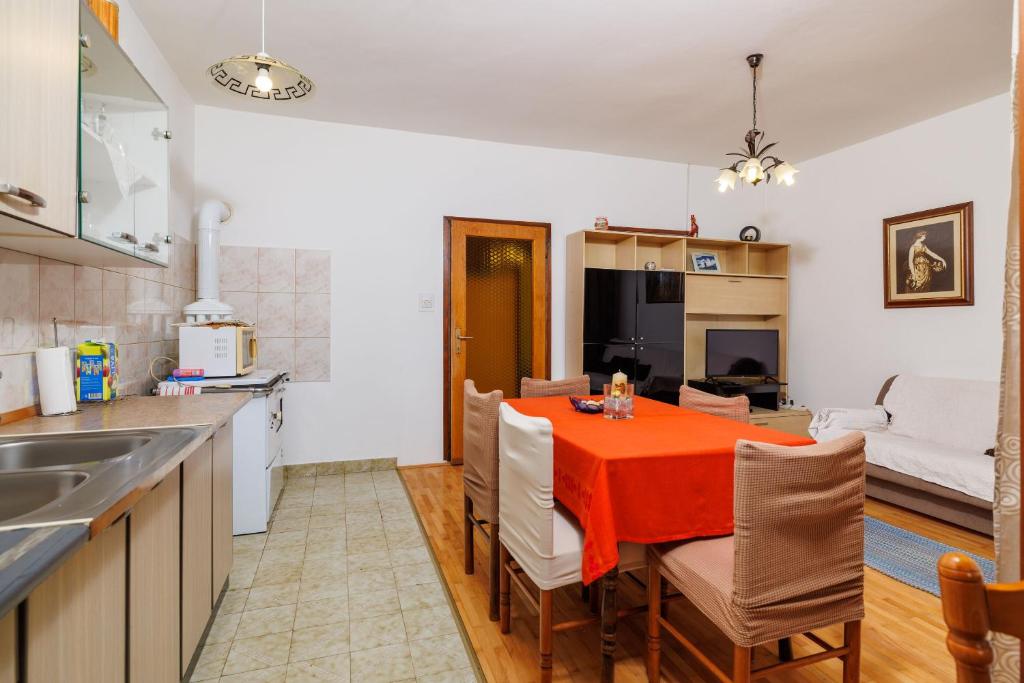 Kuchyňa alebo kuchynka v ubytovaní Apartments Zvonimir