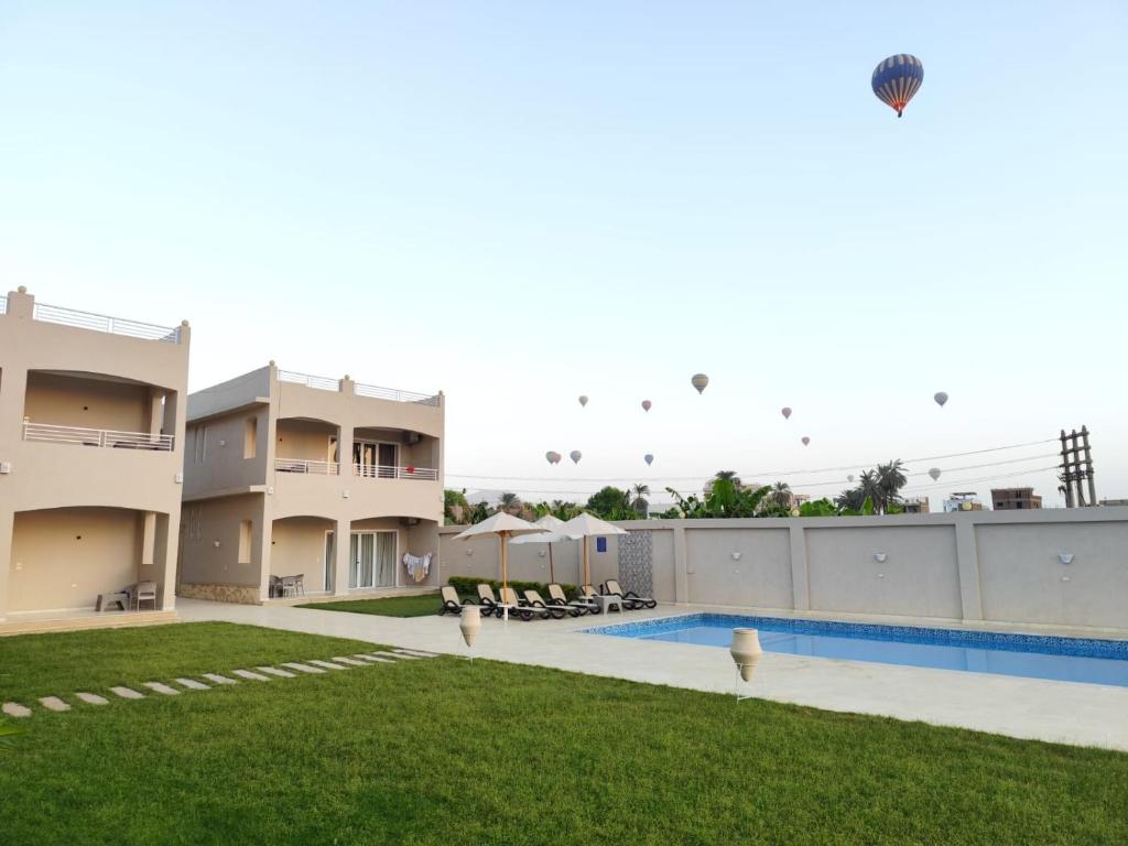 Bazén v ubytování Royal Nile Villa - Pool View Apartment 1 nebo v jeho okolí