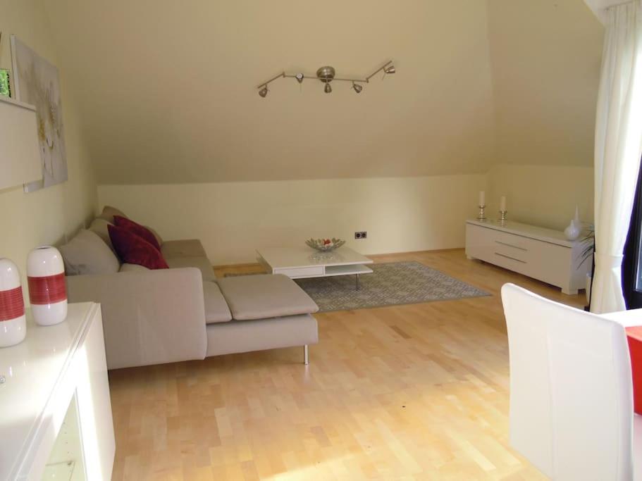 80 qm Ferienwohnung Vanessa, TOP- Lage von Warendorf,5 Tage ÜN minimum - Apartamento De Un Dormitorio