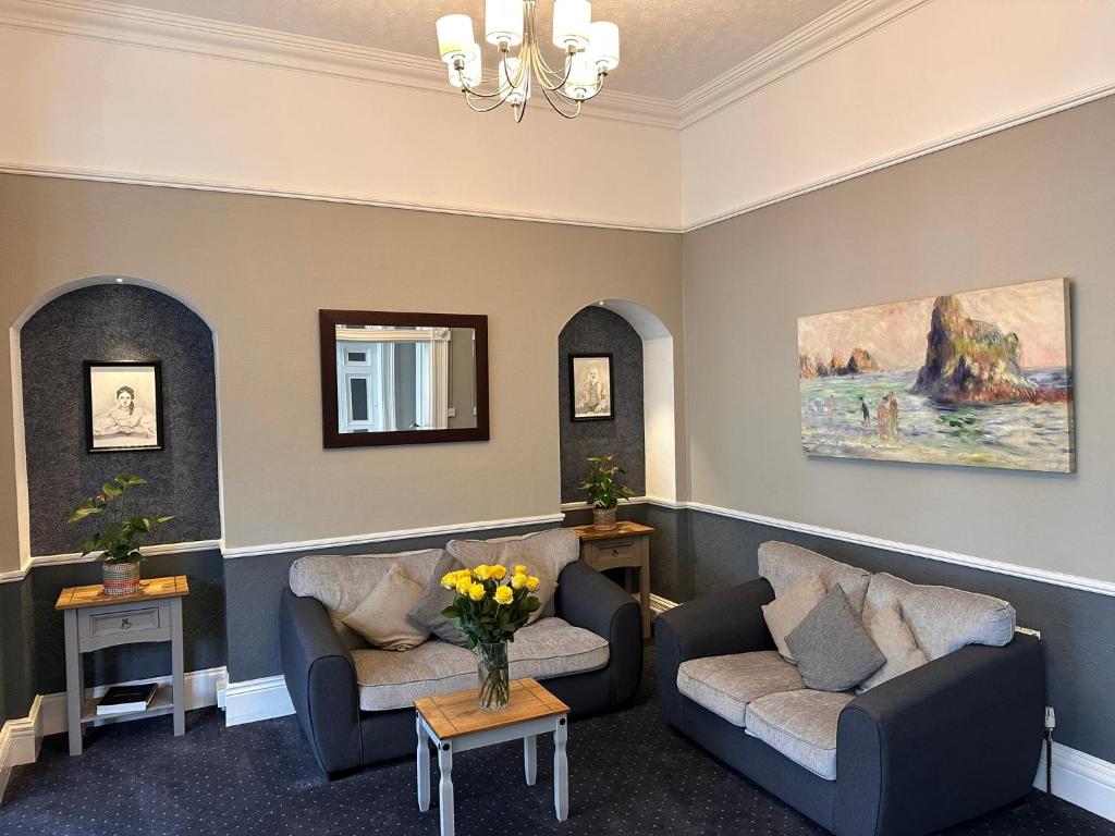 Posezení v ubytování Pandora Hotel