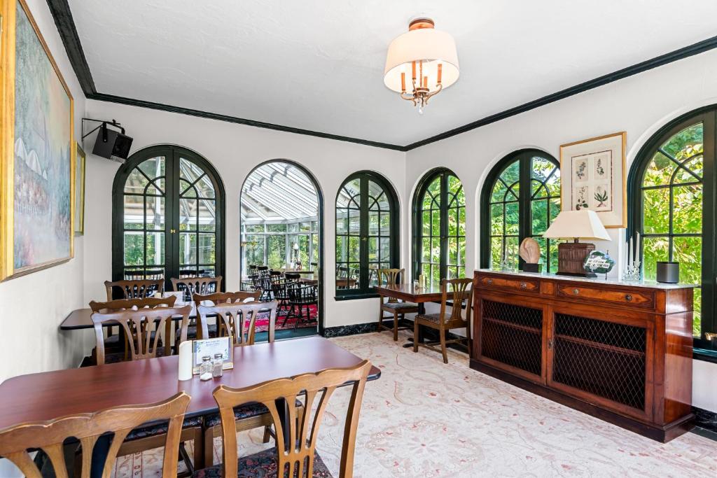 Benn Conger Inn photo