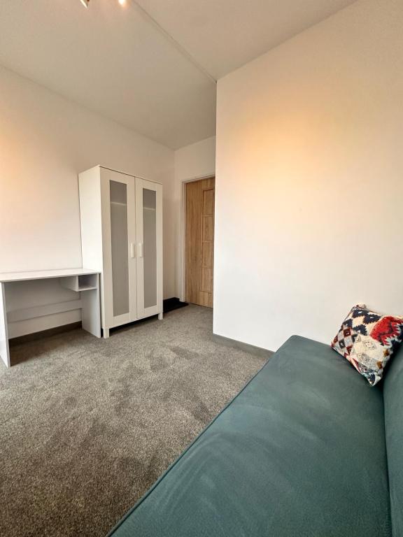 pokoje do wynajęcia - Podwisłocze 24 - Quarto Duplo Com Banheiro Compartilhado