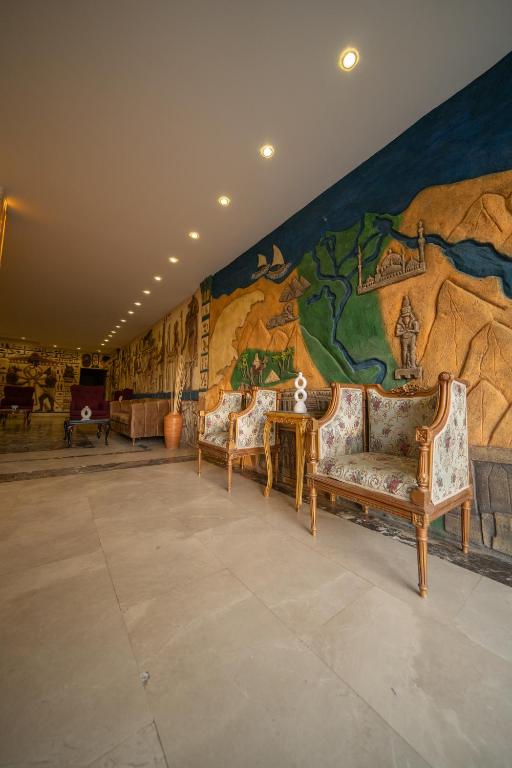 Posezení v ubytování King Pyramid View Hotel