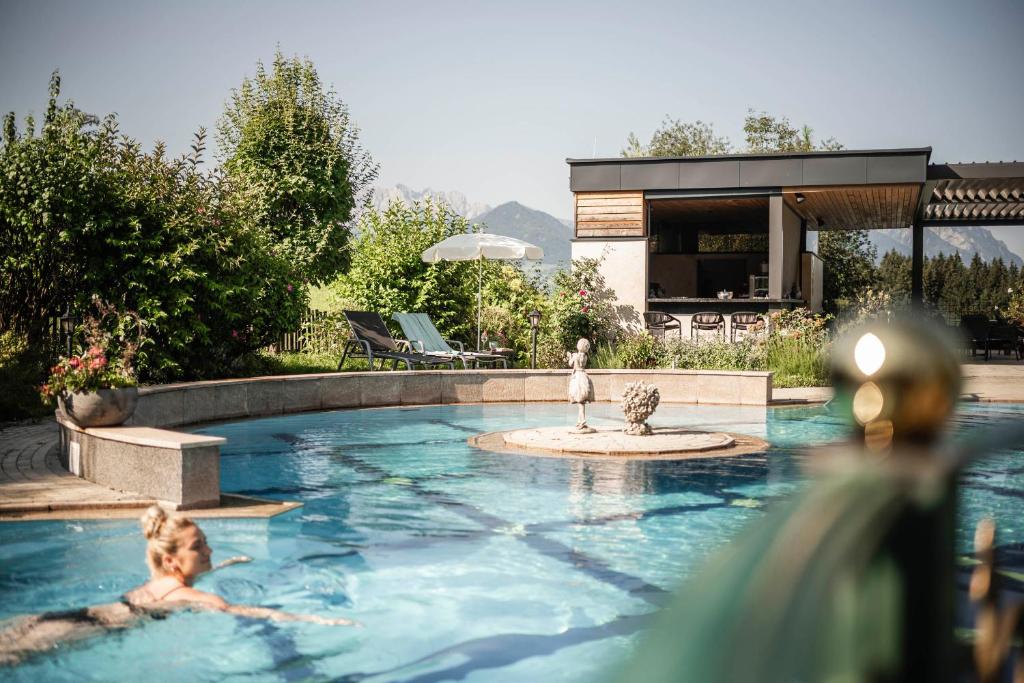 Bazén v ubytovaní Wohlfühlresort Peternhof alebo v jeho blízkosti