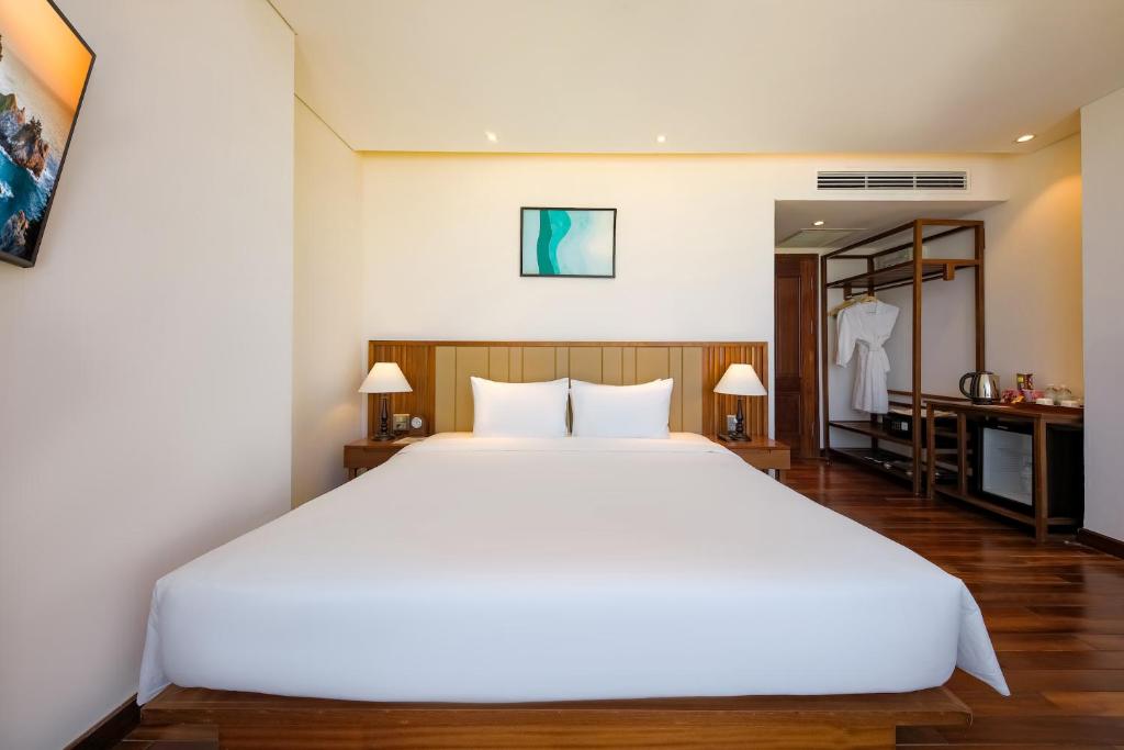 Premier Double with Partial Sea View