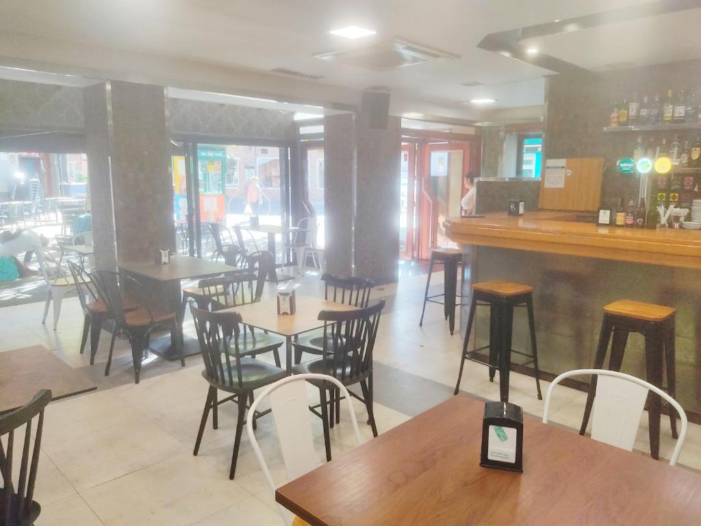 Lounge nebo bar v ubytování Hotel Lauxeta Berria