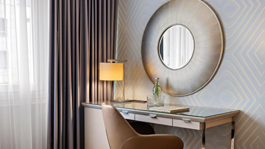 Crowne Plaza Berlin City Centre Ku'damm by IHG - Resim 45