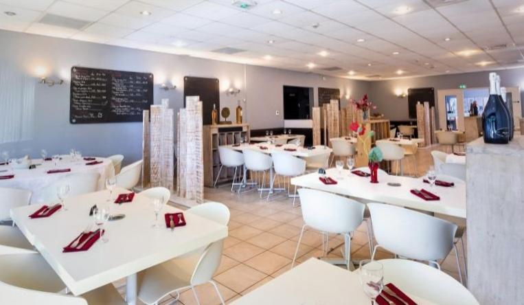 Restaurace v ubytování Au P'tit Creux des Landes