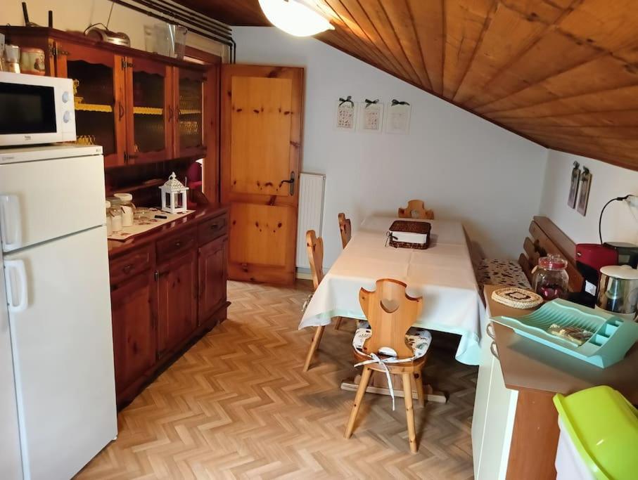 Kuchyň nebo kuchyňský kout v ubytování La Mansarda della Nonna