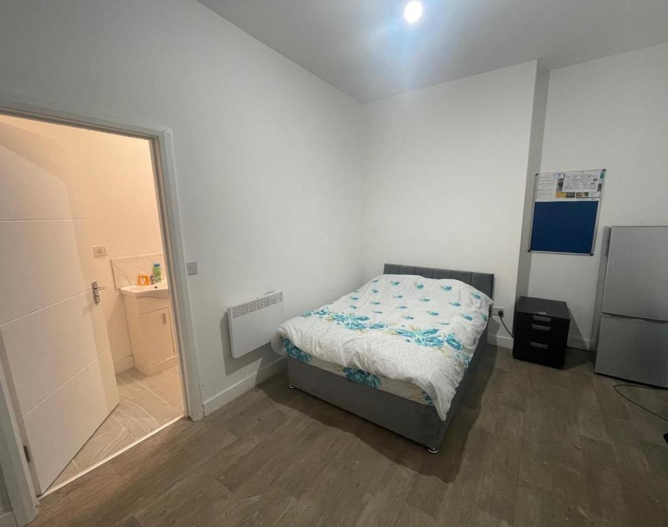 Postel nebo postele na pokoji v ubytování Easy home