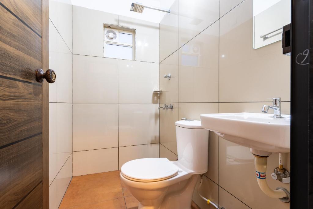 Koupelna v ubytování Yaad Residency