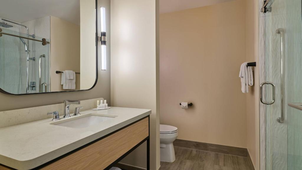 Courtyard by Marriott Denver Downtown - Queen Room Met Twee Queensize Bedden En Uitzicht Op De Stad