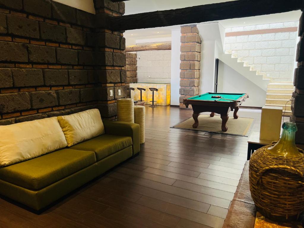 Zona de estar de QA Hotel