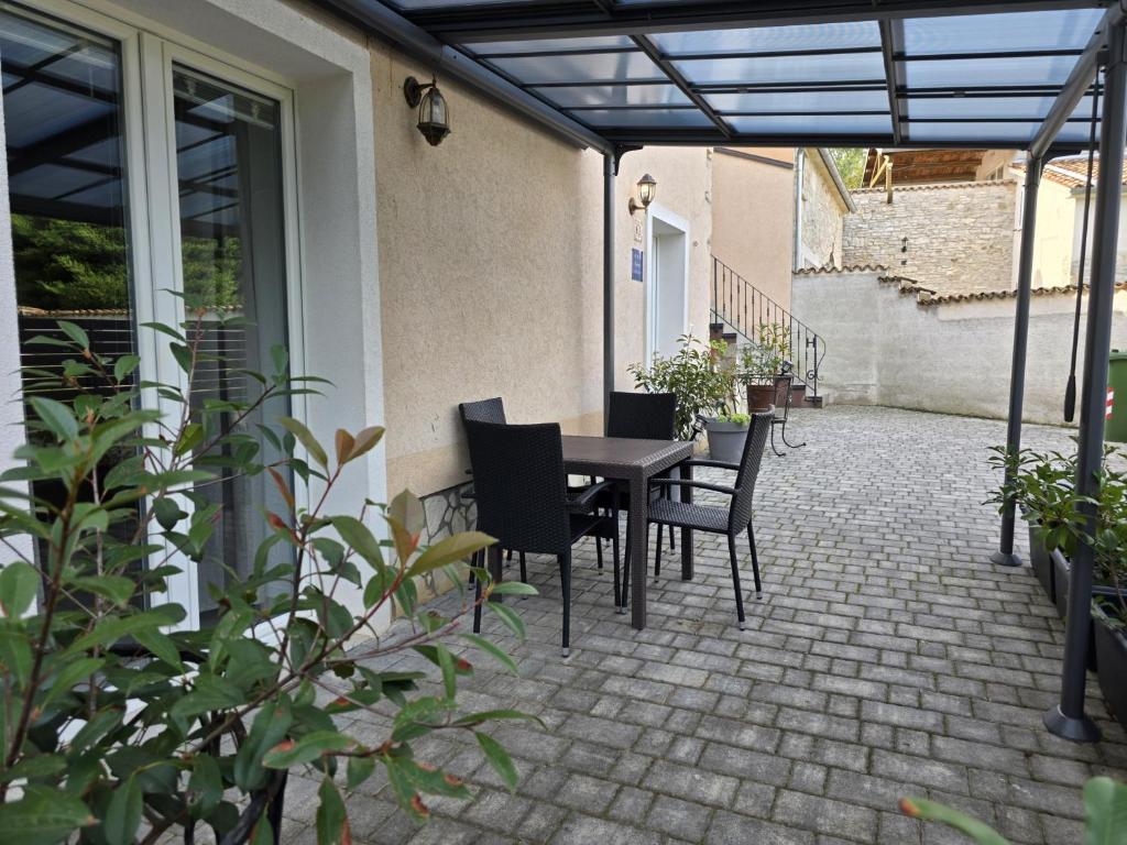 Patio alebo iná vonkajšia časť ubytovania Farfalle di Valle