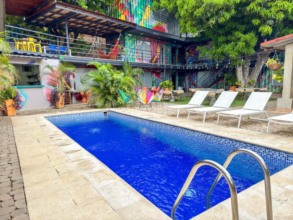 Kolam renang di atau dekat dengan Casa Avelina Boutique Hostel