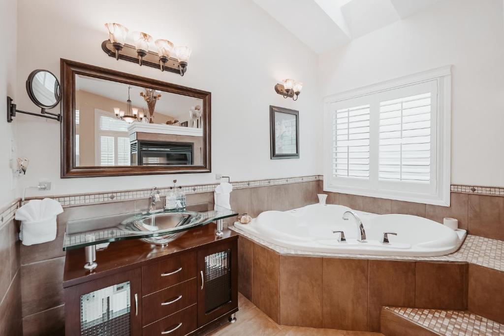 Along River Ridge - Resim 3