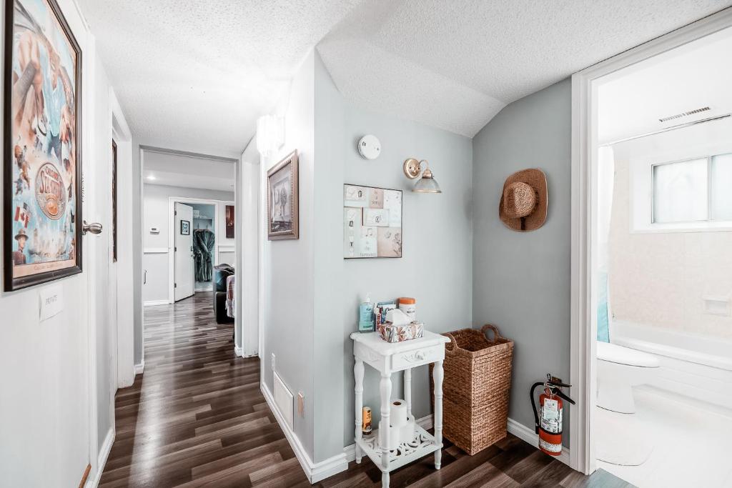 Along River Ridge - Resim 18