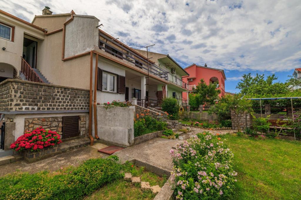 Vonkajšia záhrada v ubytovaní Apartments Zvonimir
