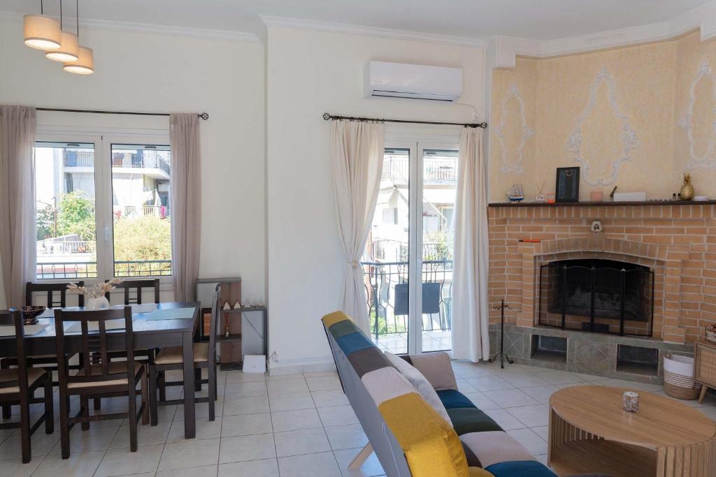 Cozy Greek Apartment