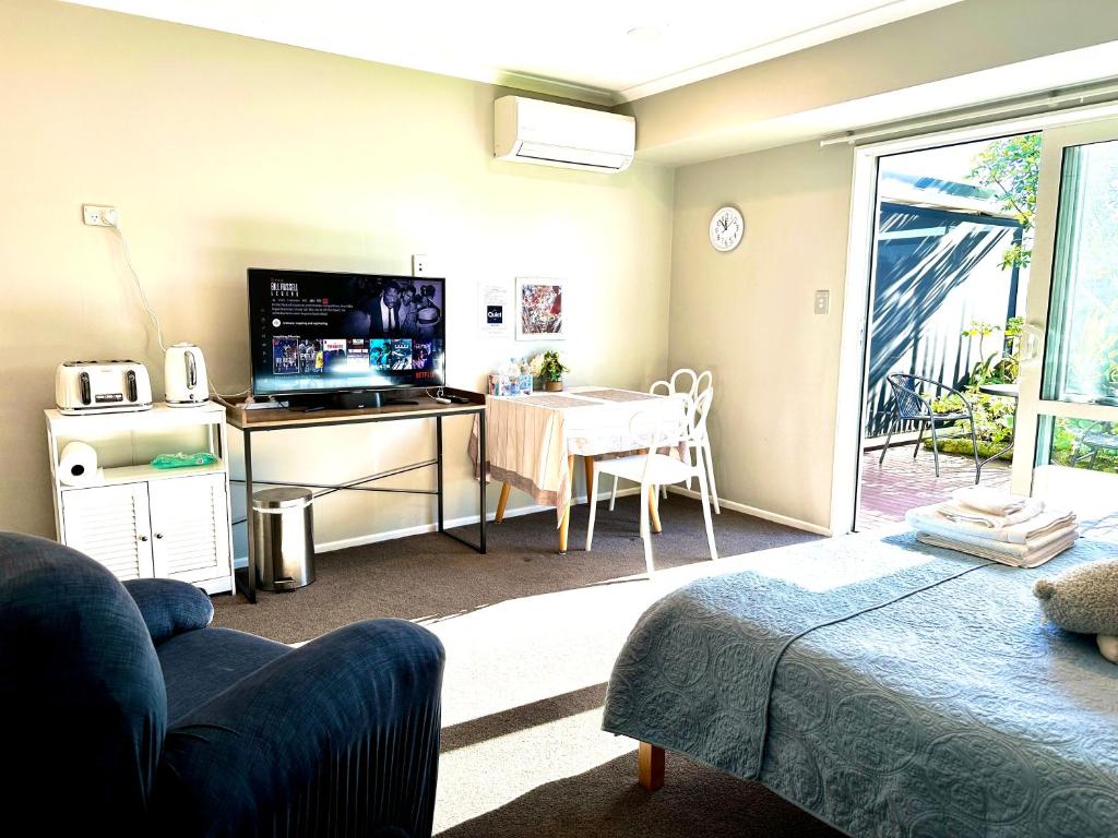 Private Guest Suite in Albany,Rosedale Amazing Bed,Netflix,Private Garden - Resim 5