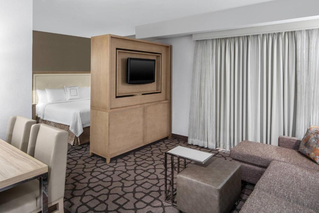 TV a/nebo společenská místnost v ubytování Residence Inn by Marriott West Orange