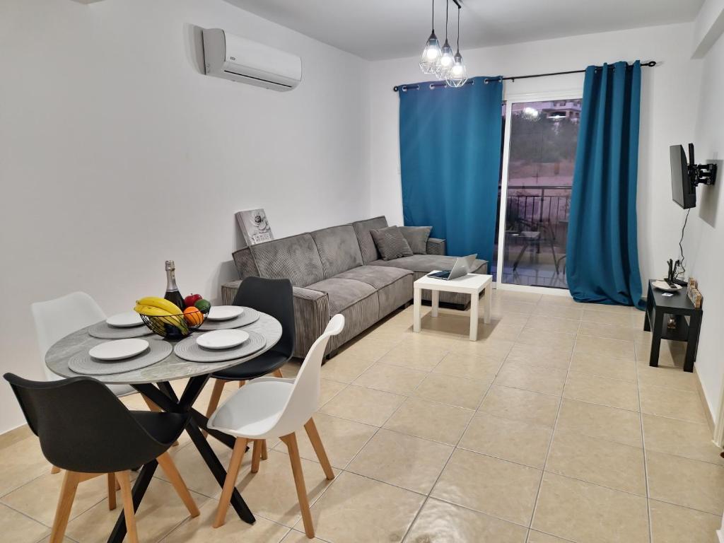 Posezení v ubytování Superior Serenity apartment near Coral Bay