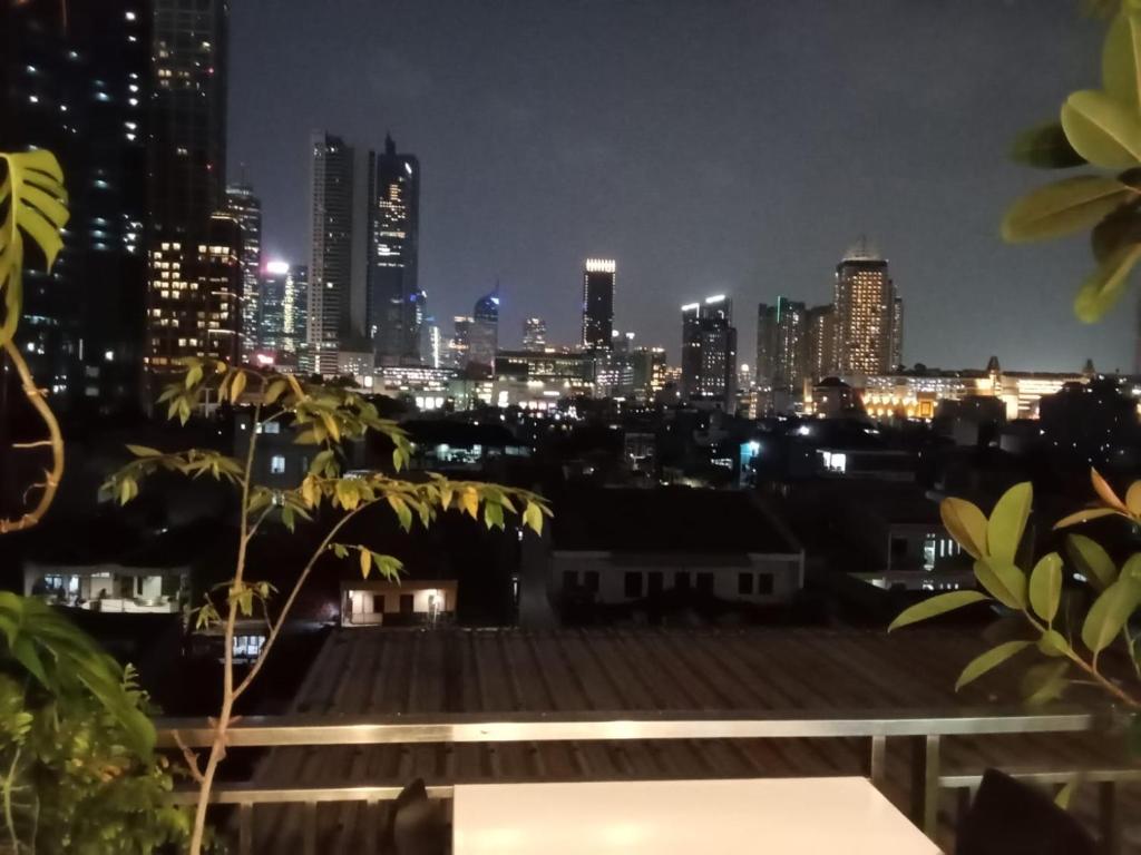 Vista generica su Giacarta o vista sulla città dall'interno dell'hotel