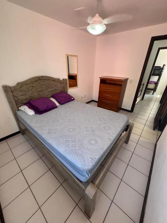 Postel nebo postele na pokoji v ubytování Triplex White em Caiobá-Matinhos-Pr a 200 mt do mar