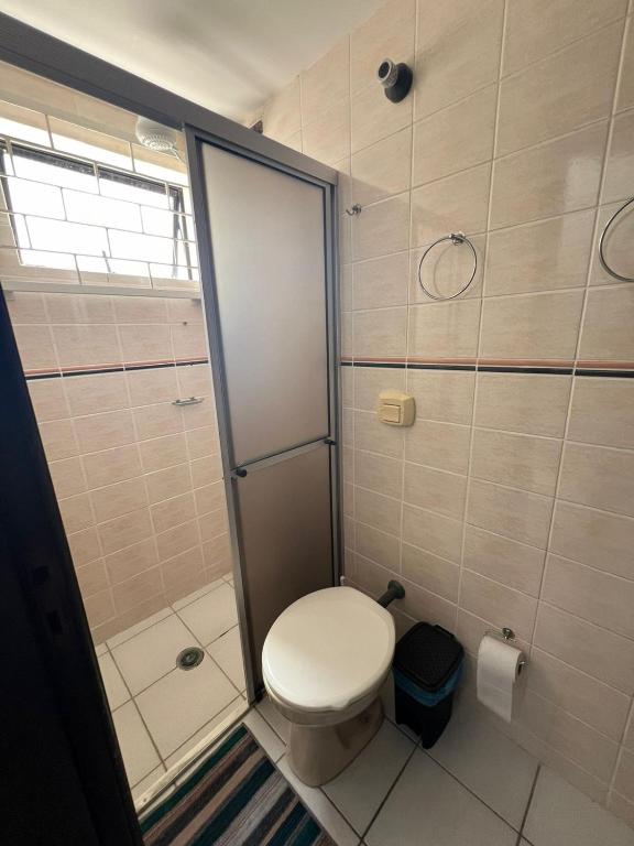Koupelna v ubytování Triplex White em Caiobá-Matinhos-Pr a 200 mt do mar
