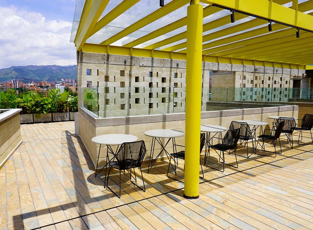 Nespecifikovaný výhled na hory nebo výhled na hory při pohledu z hotelu