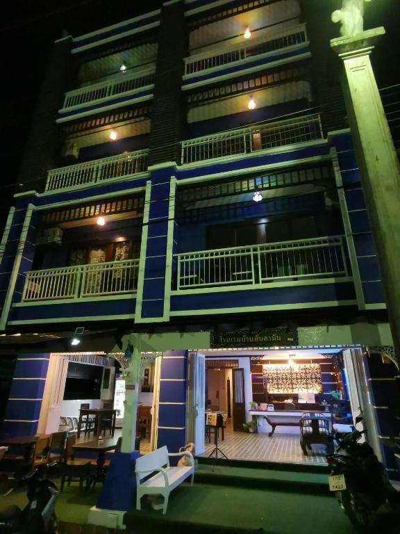Budova, kde se hotel nachází