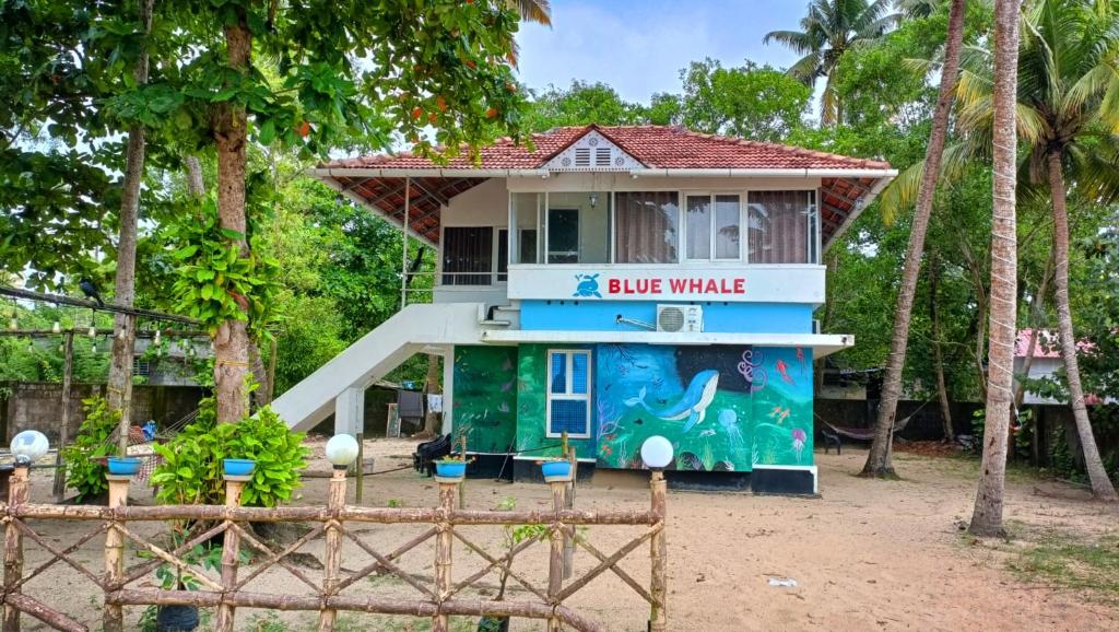 MARARI BLUE WHALE BEACH HOUSE
