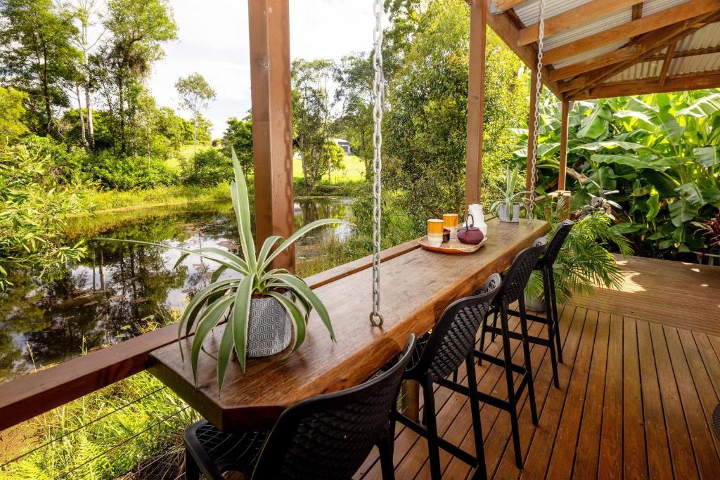 Zahrada ubytování Guest Suite with Fireplace & Pond, close to Noosa & Eumundi
