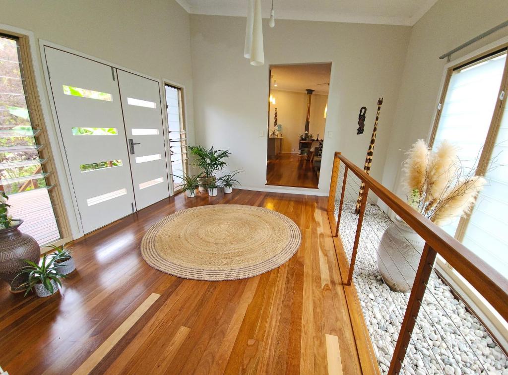 Fotografie z fotogalerie ubytování Guest Suite with Fireplace & Pond, close to Noosa & Eumundi v destinaci Doonan