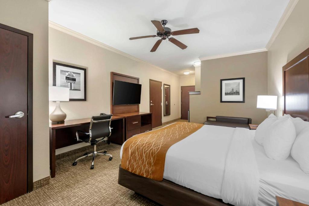 Comfort Inn & Suites Fort Worth - Fossil Creek photo